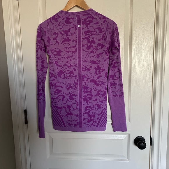 Lululemon long sleeve 6 - Picture 2 of 4